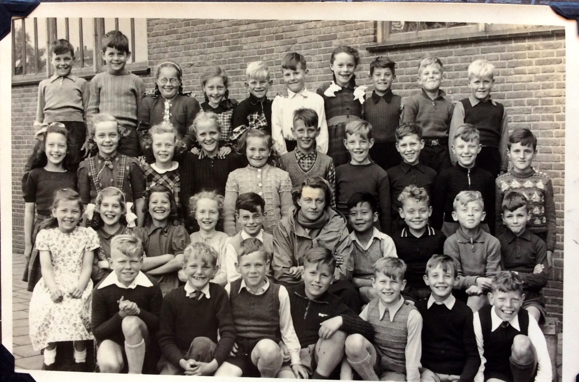 School in Leiden, Holland 1949 - 3rd class- me 2nd row from top, 2nd from the left...