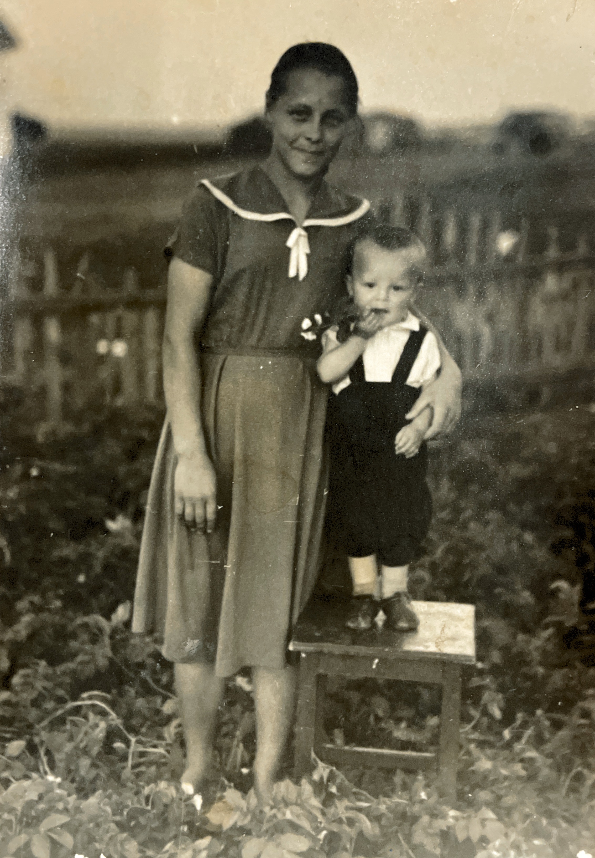 С. Алгабасс. Мама и Витя 1957г.