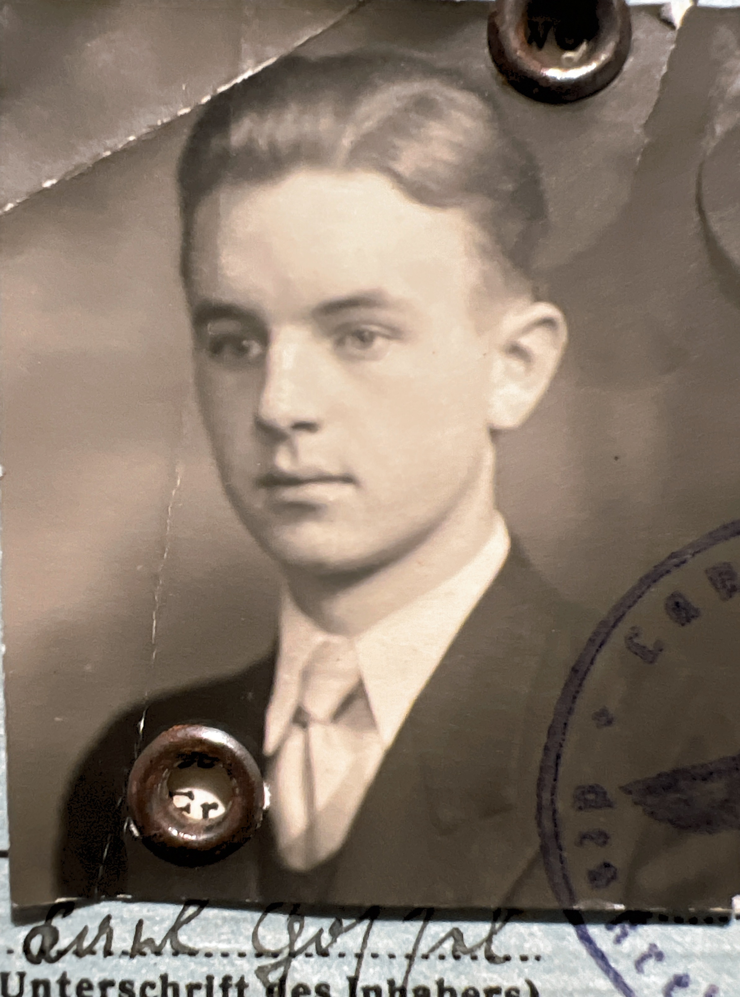Karl Gossel (16 Jahre) Foto aus Jagdschein für Jugendliche  8.April 1940
