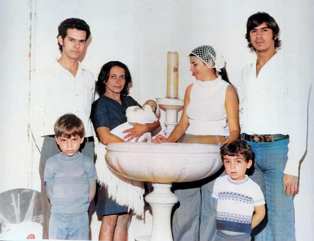 foto batizado da minha irma em 1973
