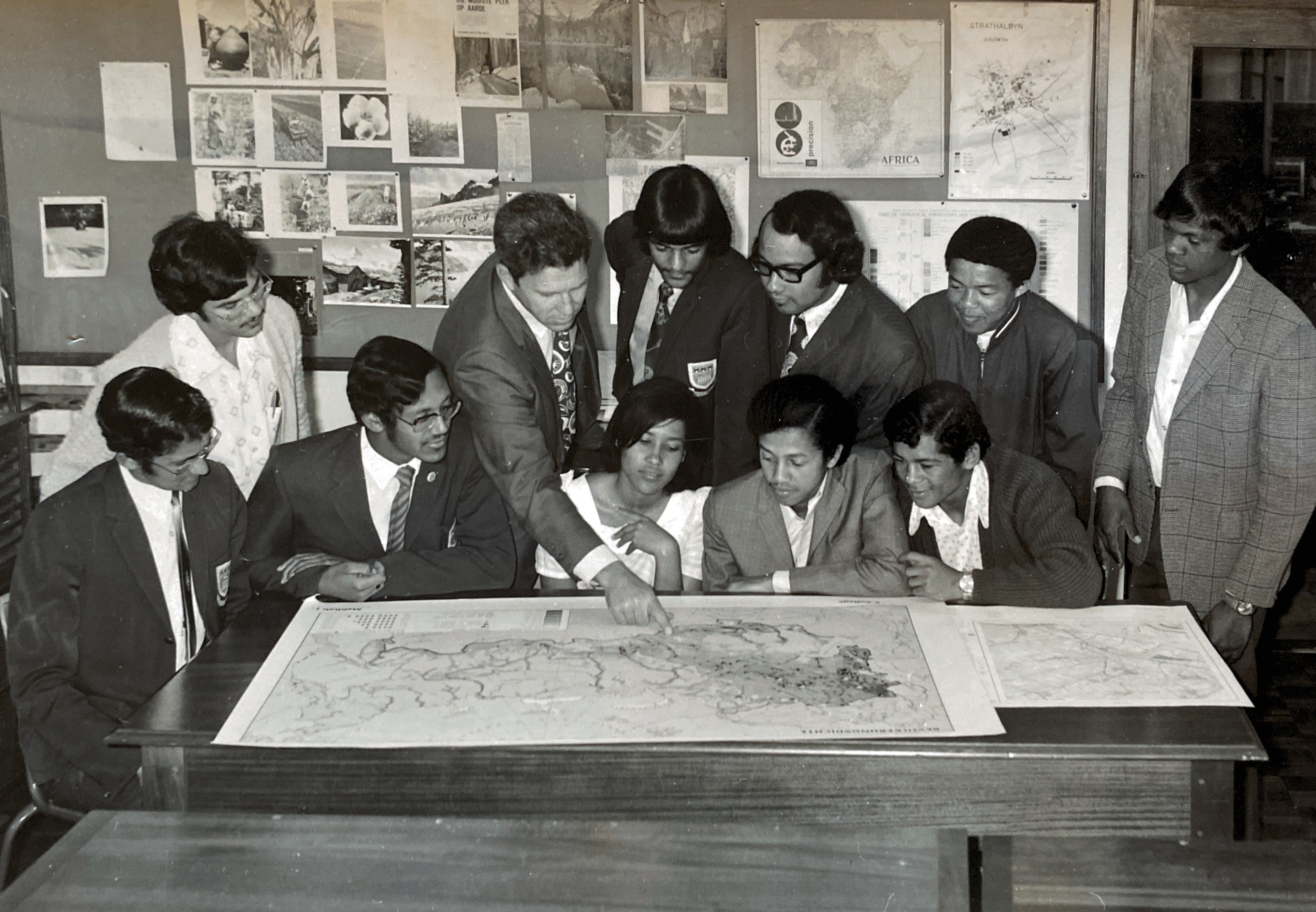Third year Geography and Environmental Studie class with Prof. Van Zyl - 1973