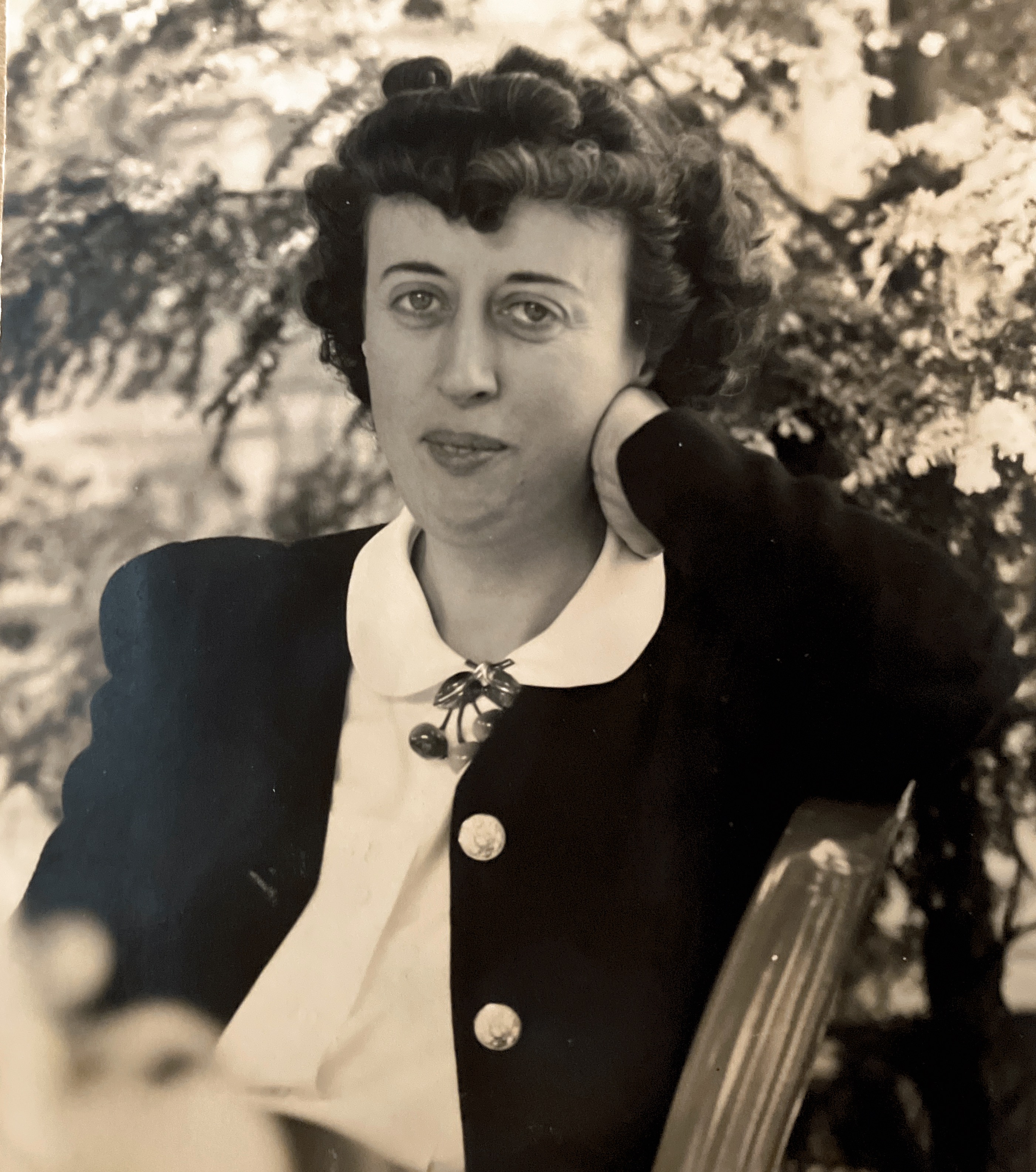 Mary Lauren in 1943