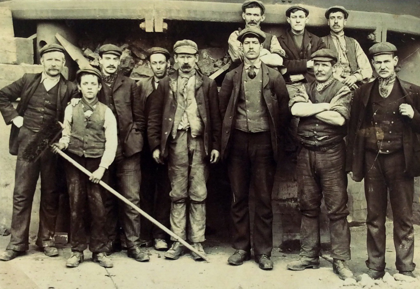 A group of 'Ironstone' labourers with my Great Great Uncle Edwin Lazenby (1886-1918). 
He is the tallest on the front row.