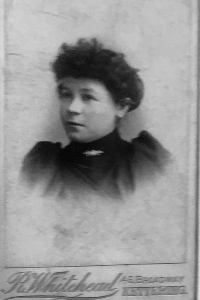 Bertha Elizabeth wills ( née Dickens)
