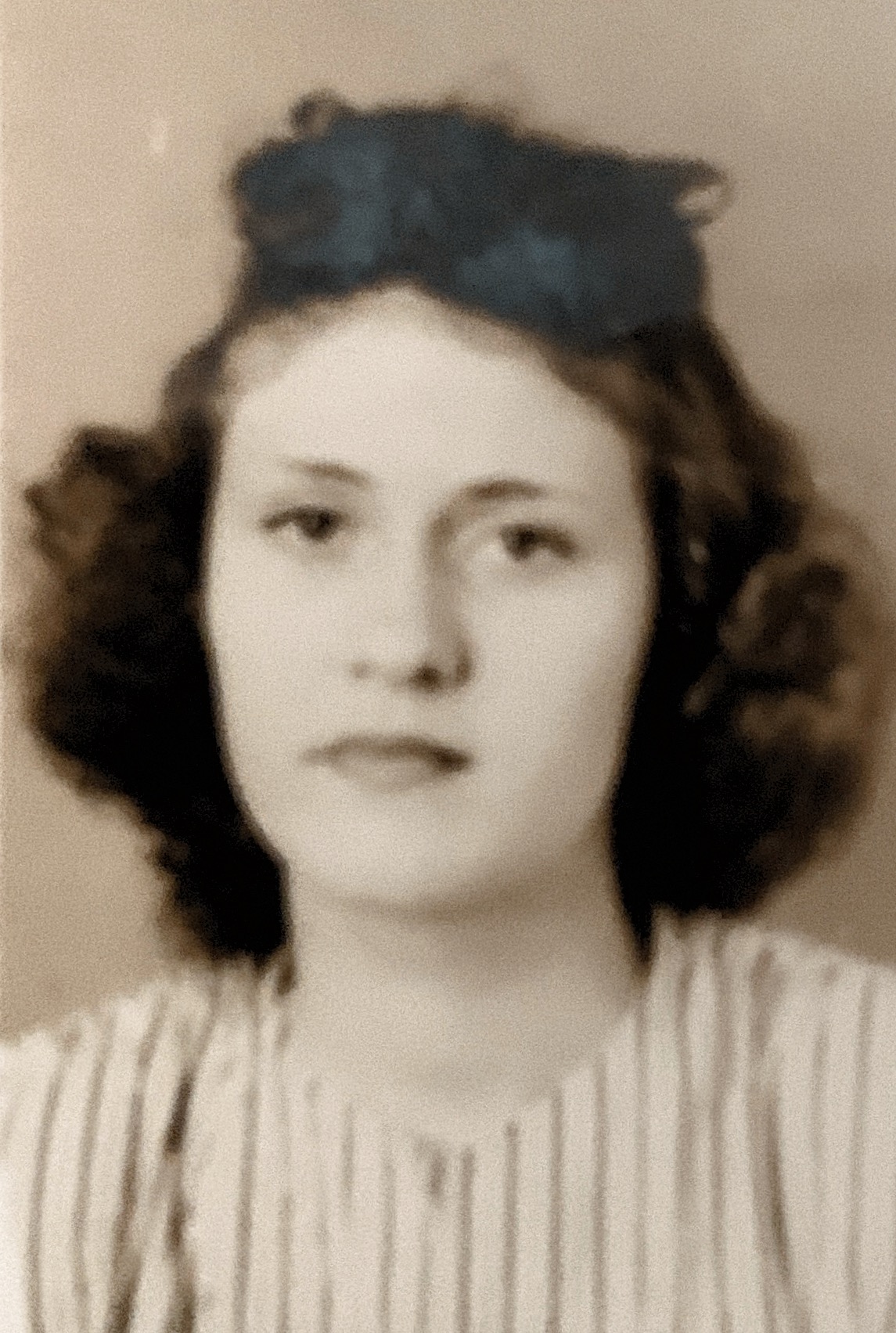 Betty Thomas  School Days  1946-47
Senior picture Lake Wales FL