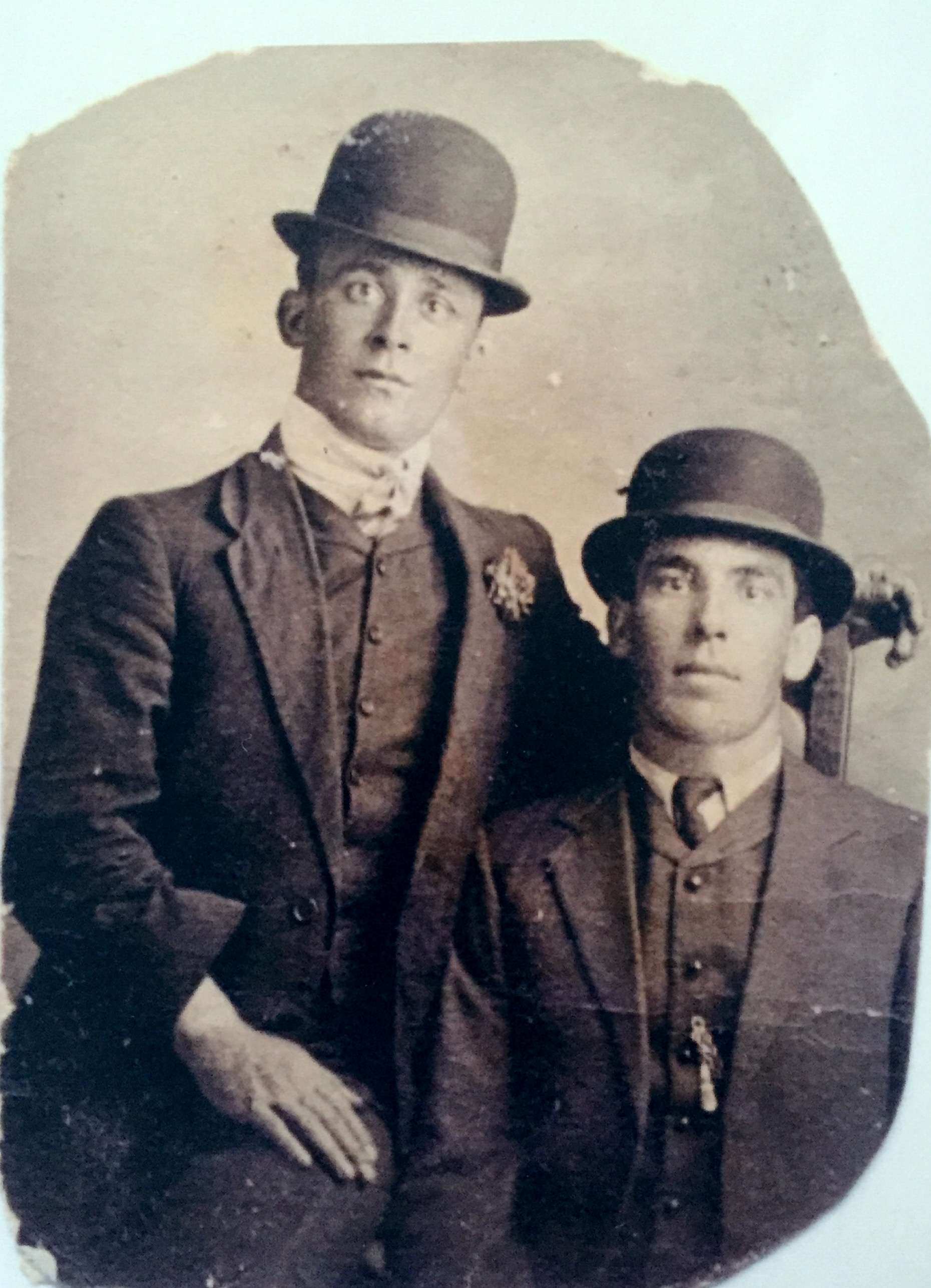 My grandfather, George Rueben Hawkes, (seated)he was born in Christchurch New Zealand in 1884, came to Australia where he married my grandmother, had 10 children and died in 1924.